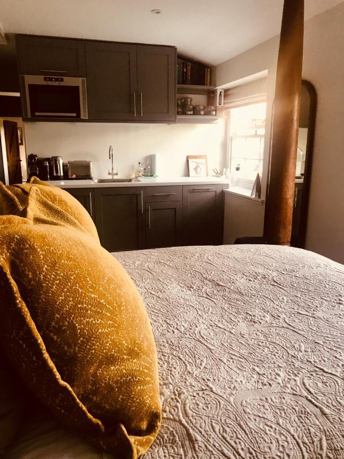 סירנססטר The Old Post Office Studio Apartment In A Beautiful Cotswold Village מראה חיצוני תמונה