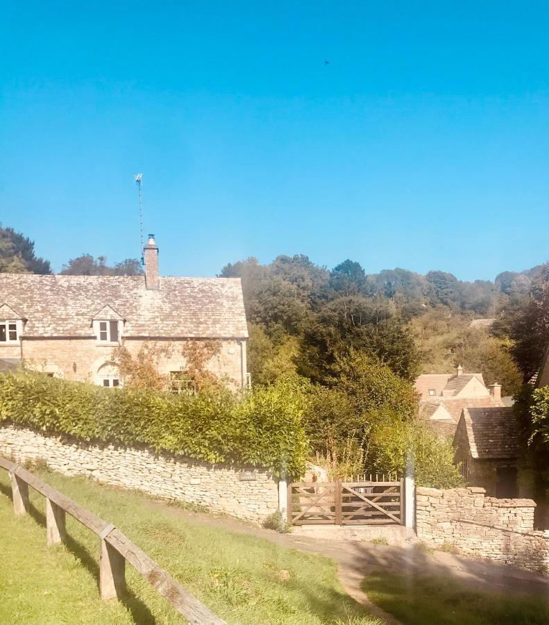 סירנססטר The Old Post Office Studio Apartment In A Beautiful Cotswold Village מראה חיצוני תמונה