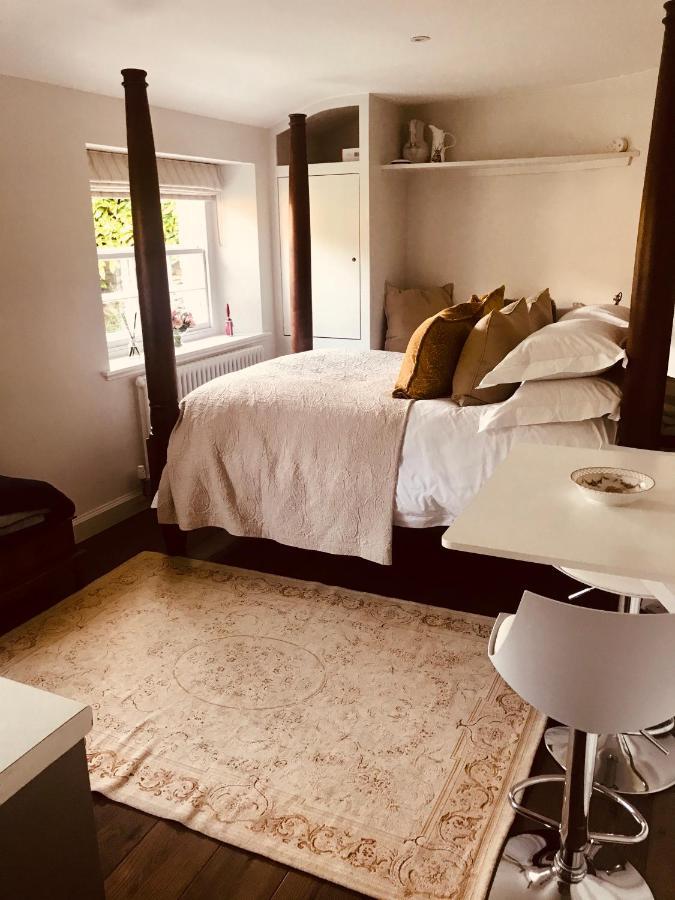 סירנססטר The Old Post Office Studio Apartment In A Beautiful Cotswold Village מראה חיצוני תמונה