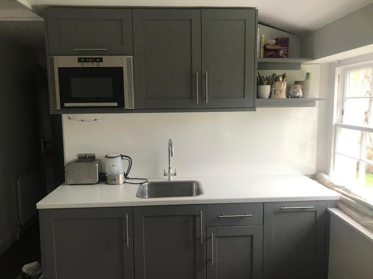 סירנססטר The Old Post Office Studio Apartment In A Beautiful Cotswold Village מראה חיצוני תמונה